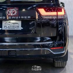 تۆیۆتا لاند کروزەر